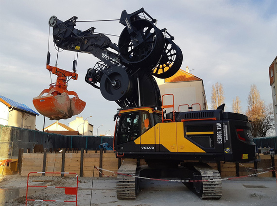 Excavator with pulley module