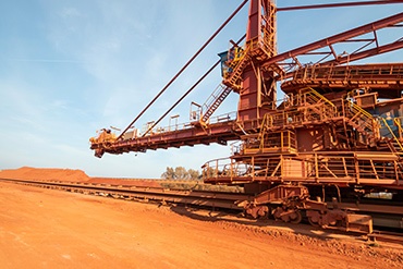 Компоненты igus в конструкции экскаватора